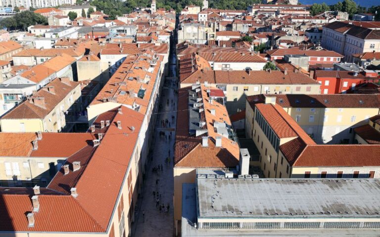 Early Morning Walking Tour of the Old Town in Zadar