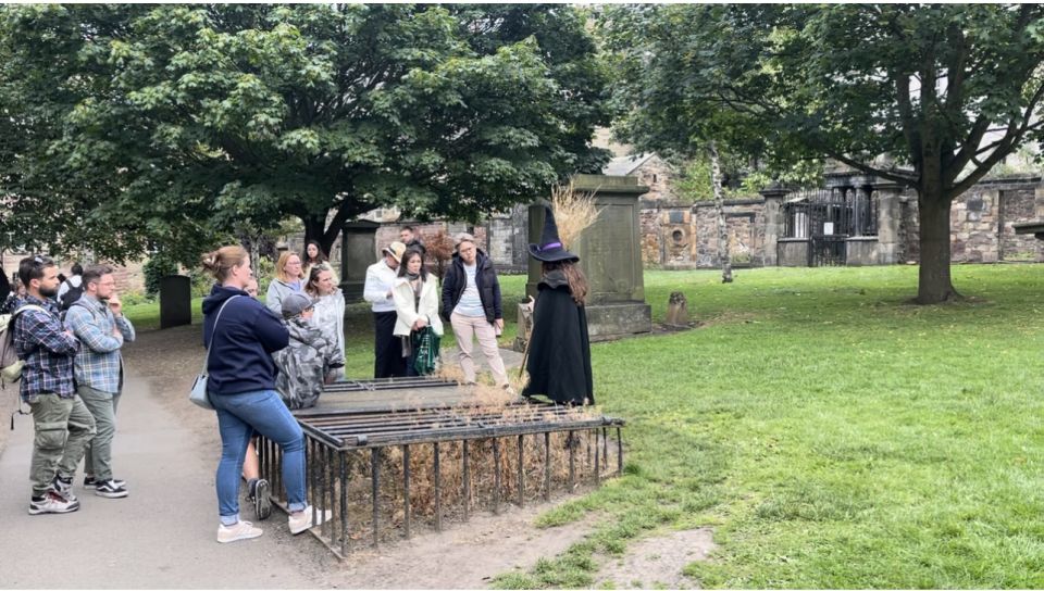 Edinburgh Ghost Tour:Uncover Haunting Tales and Dark Stories - Activity Description