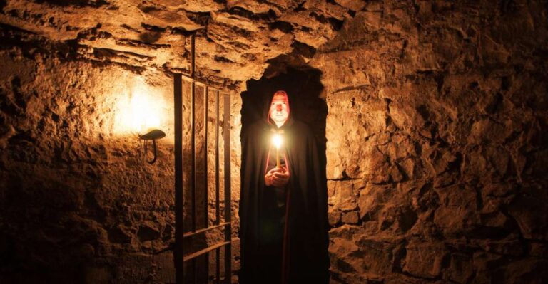 Edinburgh: Ghostly Underground Vaults Small-Group Tour