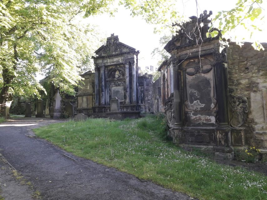 Edinburgh: Greyfriars Kirkyard Tour