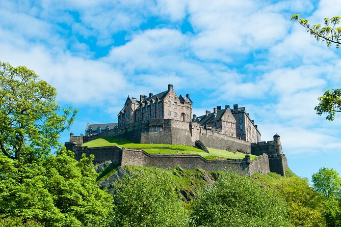 Edinburgh – the Royal City Rail Tour From London With Overnight Stay