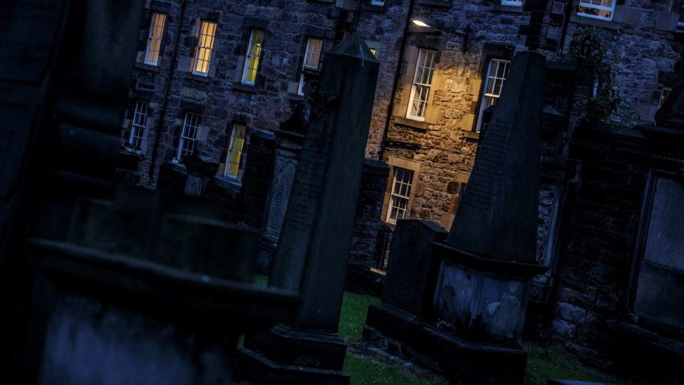 1 edinburgh underground vaults and graveyard evening tour Edinburgh: Underground Vaults and Graveyard Evening Tour