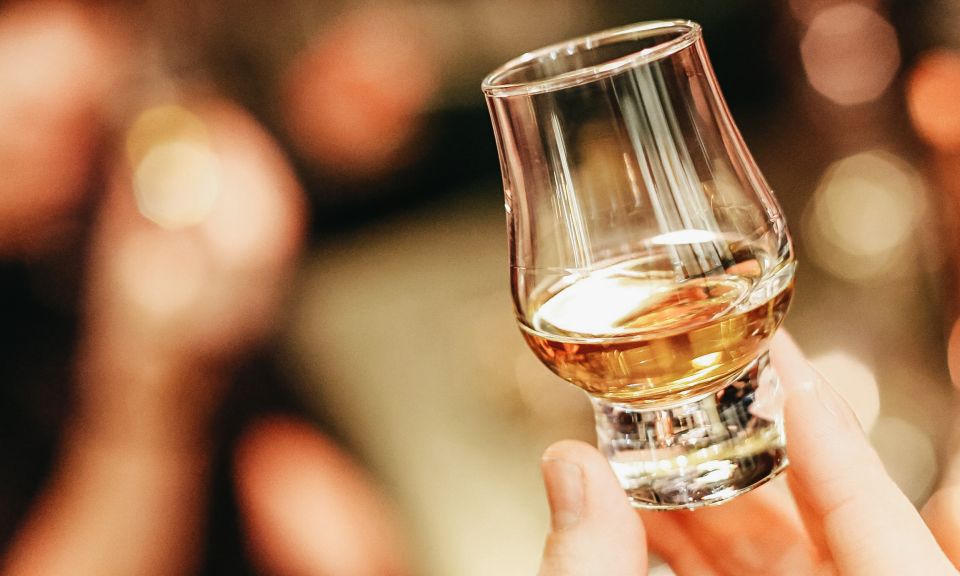 1 edinburgh whisky tasting with history and storytelling Edinburgh: Whisky Tasting With History and Storytelling