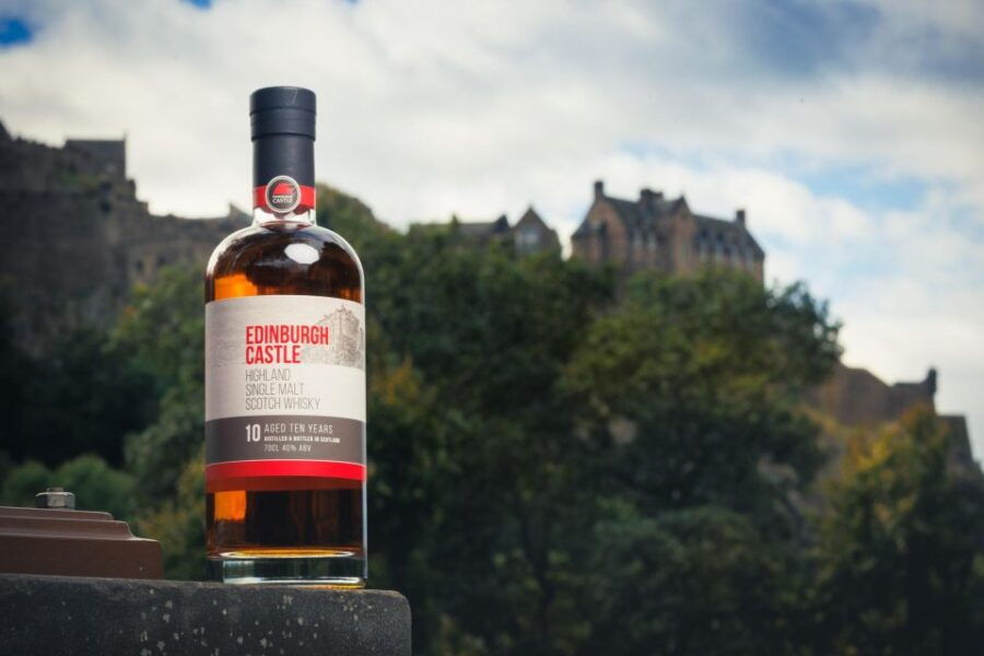 Edinburgh: Wicked Whisky Tour of Edinburgh Old Town