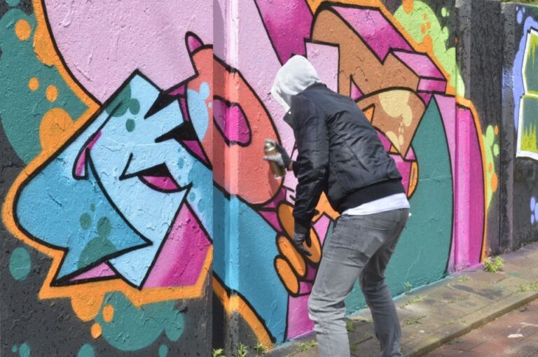 Eindhoven: Self-Guided Individual Street Art Tour