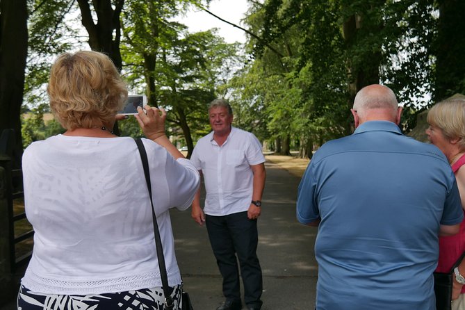 Emmerdale Classic Locations Bus Tour From Leeds