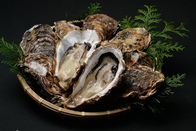 Enjoy All-You-Can-Eat Fresh-caught Oysters in the Oyster Hut!