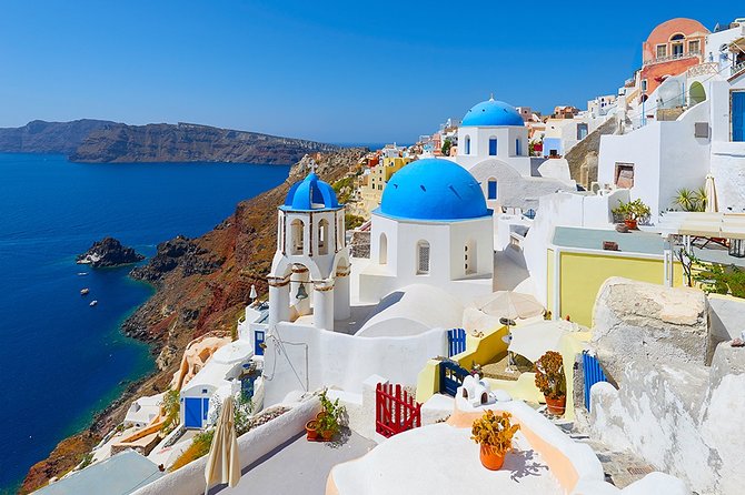 Enjoy the Most Popular Destinations of Santorini Private Half-Day Tour