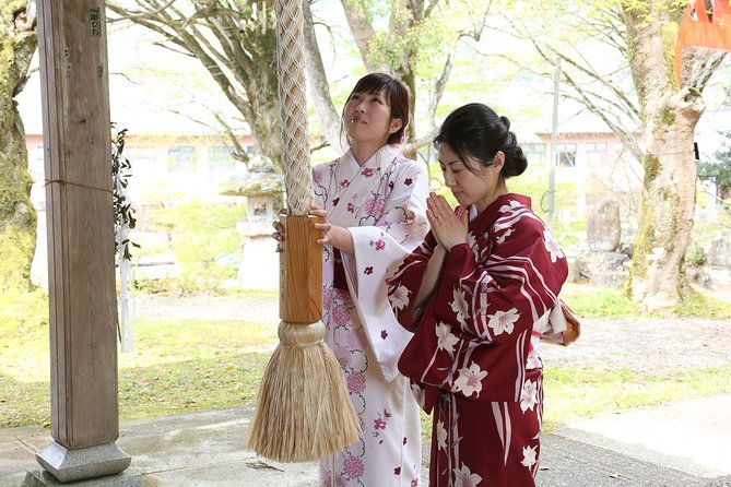 Experience With Kimono! Castle Town Retro Tour Local Tour & Guide