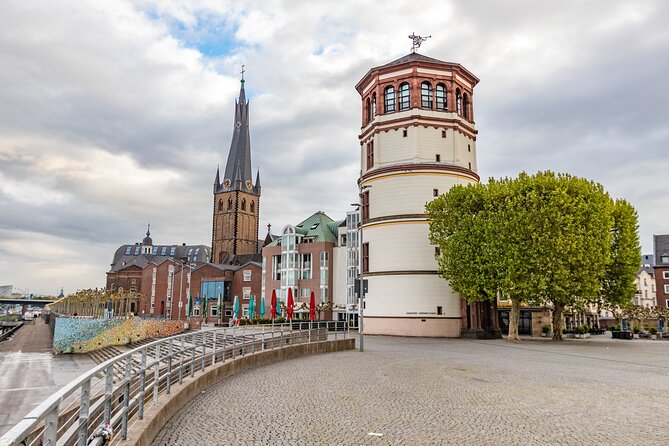 Explore Dusseldorf in 1 Hour With a Local