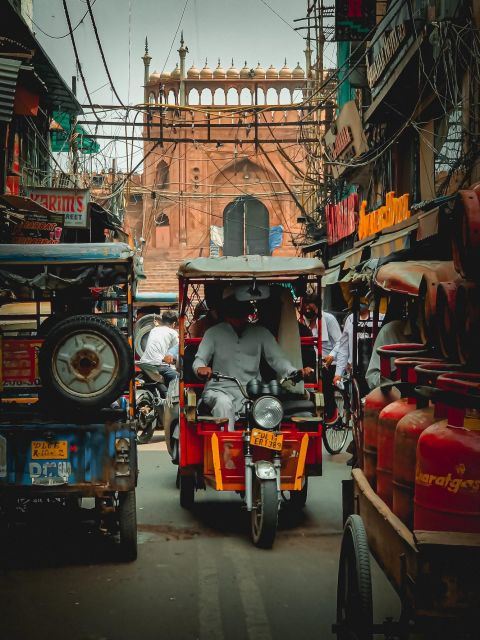 Explore Old Delhi in Tuk Tuk and New Delhi by Car