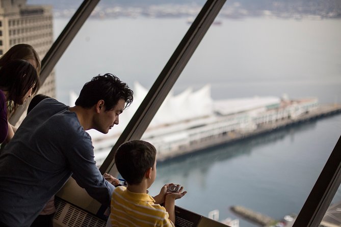 Exploring Vancouver: Includes Admission to Vancouver Lookout