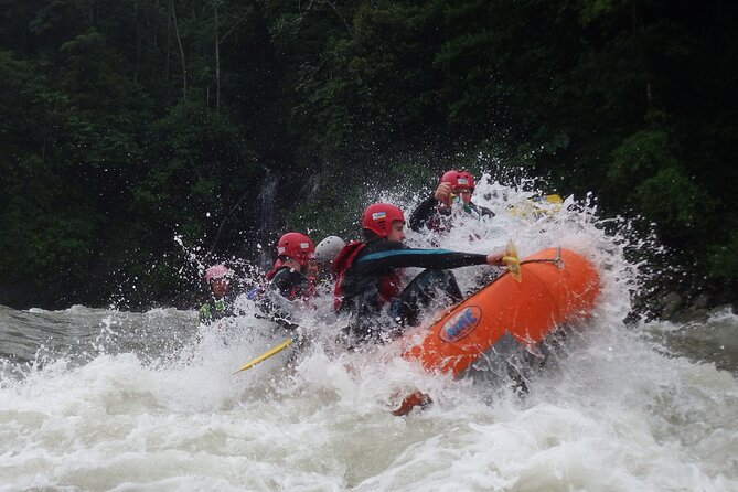 1 extreme rafting in banos de agua santa level iii and iv Extreme Rafting in Baños De Agua Santa Level III and IV