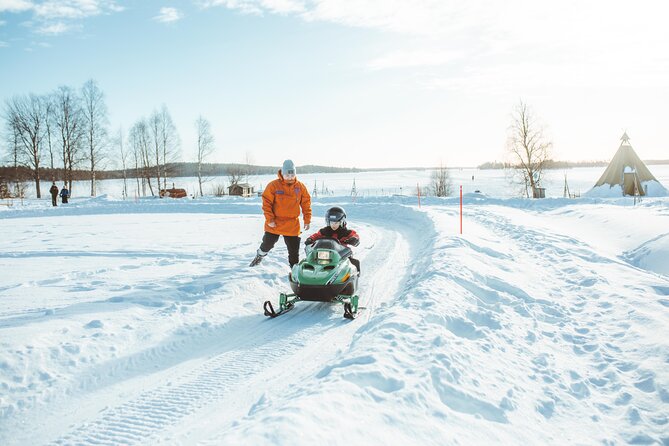 Family Snowmobiling in Rovaniemi, Apukka Resort
