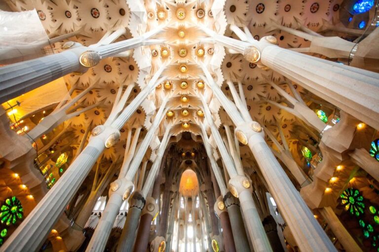 Fast-Track Access: Sagrada Familia 1.5-Hour Guided Tour