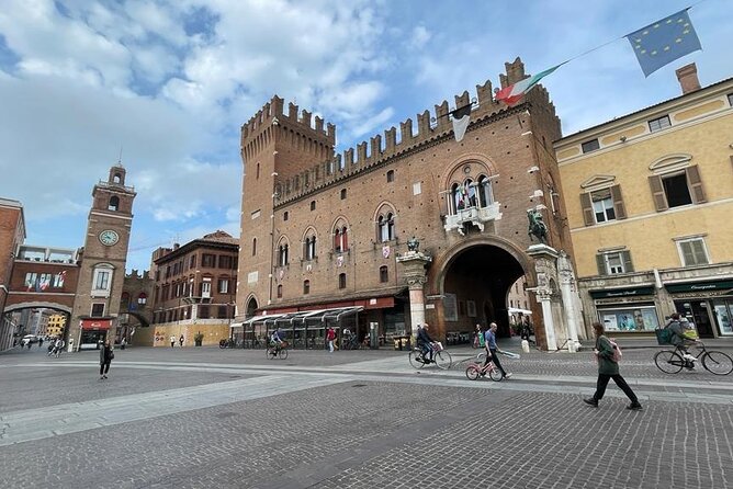 Ferrara Tour of Must-See Attractions With Local Top Rated Guide