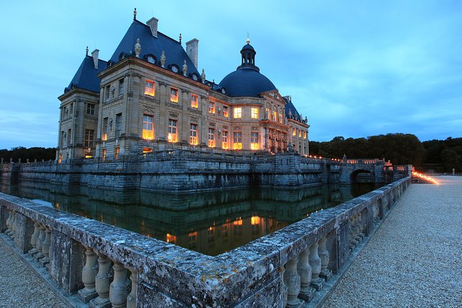 Fontainebleau and Vaux Le Vicomte Private Day Tour From Paris