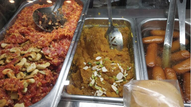 Food Walking Tour in Old Delhi