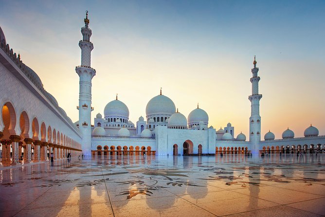 From Abu Dhabi: City Tour With Royal Palace & Sheikh Zayed Mosque