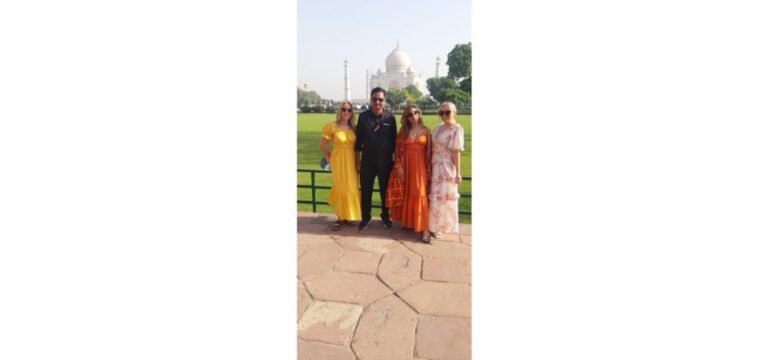From Agra Hotel: Sunrise Taj Mahal Tour (All Inclusive)