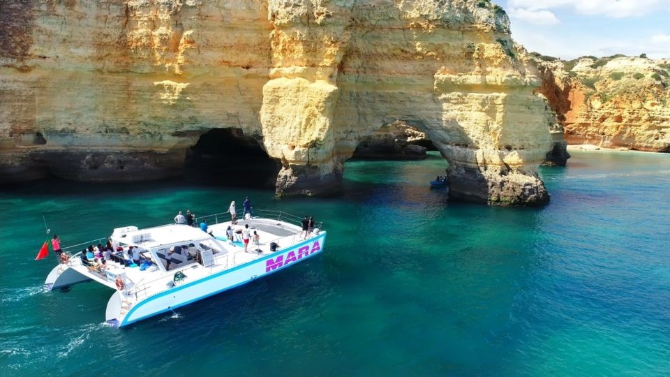 From Albufeira: Catamaran BBQ Trip to Benagil Caves & Beach