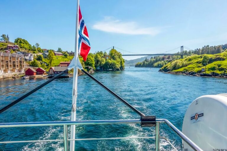 From Bergen: Sightseeing Fjord Cruise to Alversund Strait