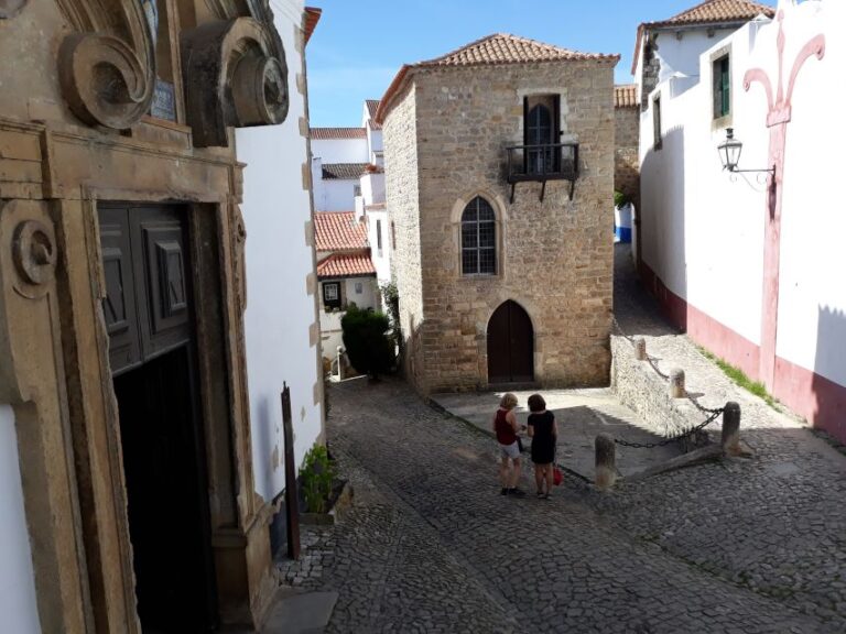 From Caldas Da Rainha or Obidos: Obidos Castle & Nazaré Tour