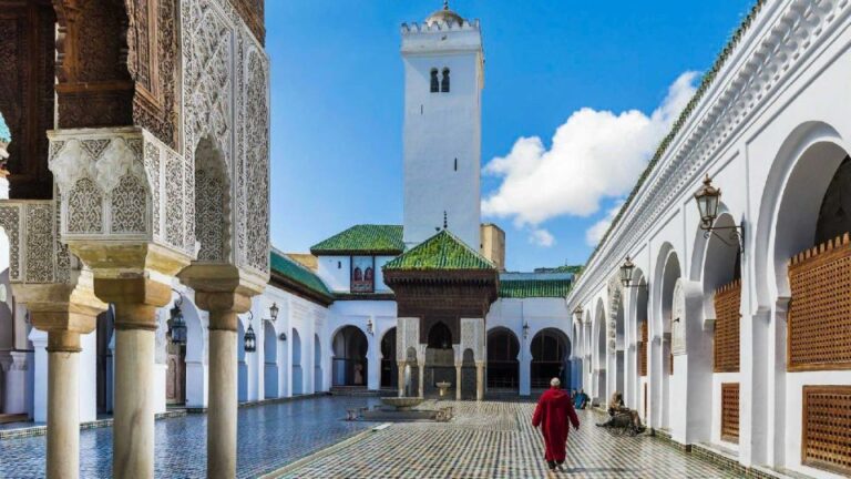 From Casablanca: Private Transfer to Fes With Fes City Tour