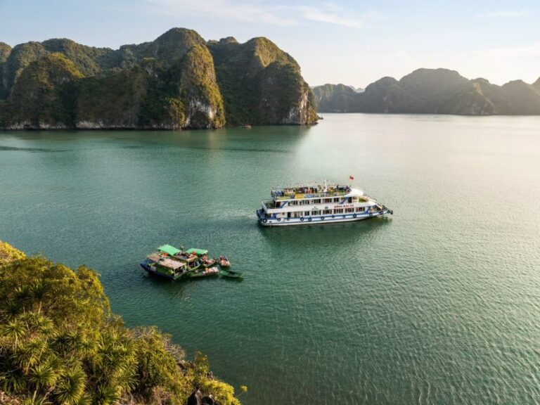 From Cat Ba Island: Lan Ha Bay Day Cruise, Kayking,Snorkling