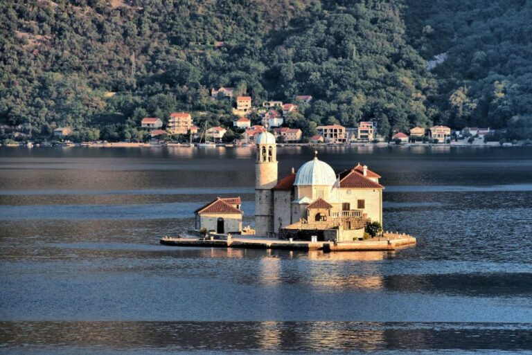 From Cavtat: Montenegro Day Trip & Boat Cruise in Kotor Bay