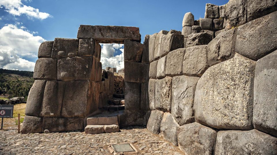 1 from cusco cusco sacsayhuaman and tambomachay day trip From Cusco: Cusco, Sacsayhuaman, and Tambomachay Day Trip