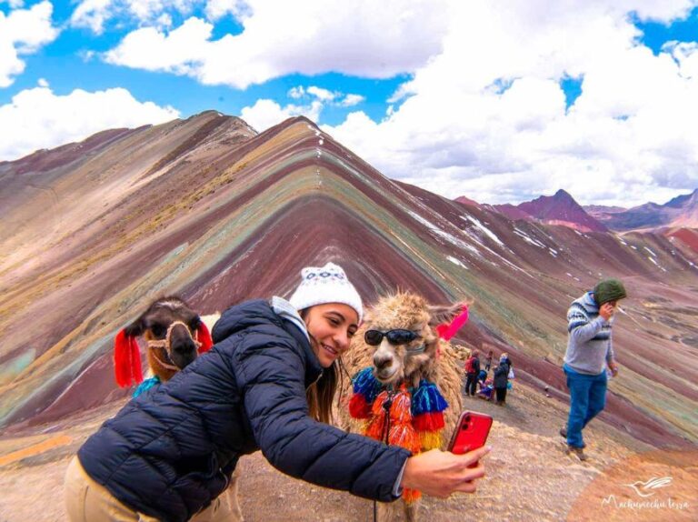 From Cusco: Guided Tour in Vinicunca Mountain
