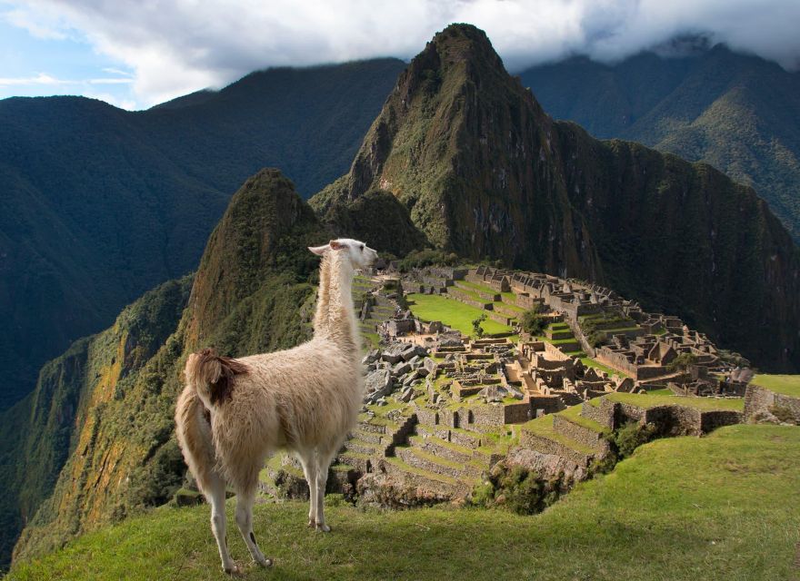 1 from cusco machu picchu huayna picchu mountain From Cusco : Machu Picchu Huayna Picchu Mountain