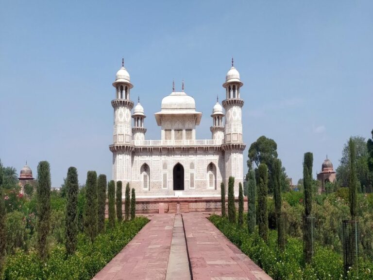 From Delhi: Private Agra Day Tour With Fatehpur Sikri by Car