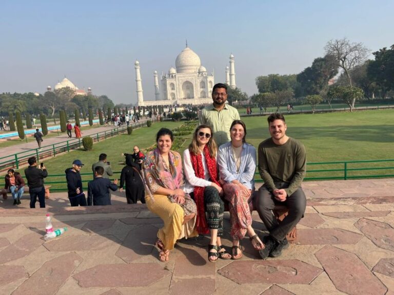 From Delhi: Private Sunrise Taj Mahal, Agra Fort Tour by Car