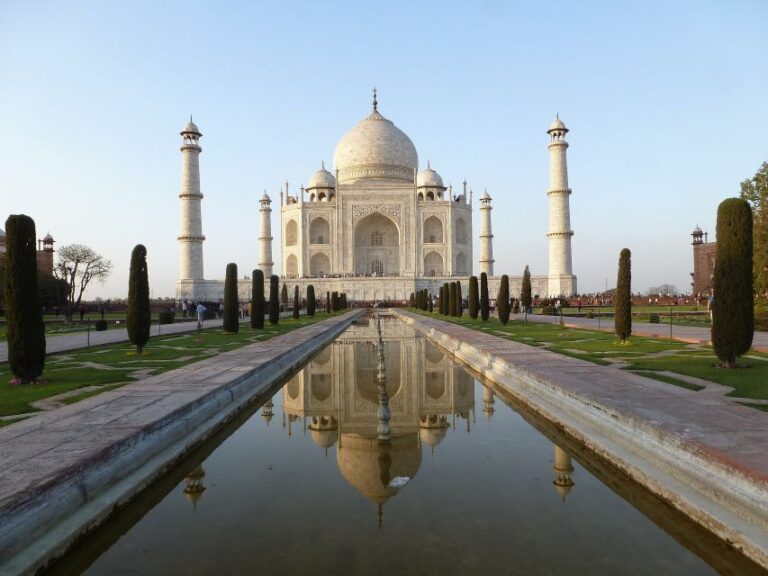 From Delhi: Private Sunrise Taj Mahal Tour By Car