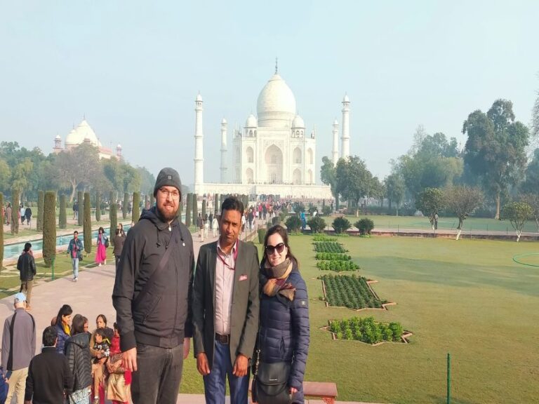 From Delhi: Private Taj Mahal and Agra Trip by Gatiman Train