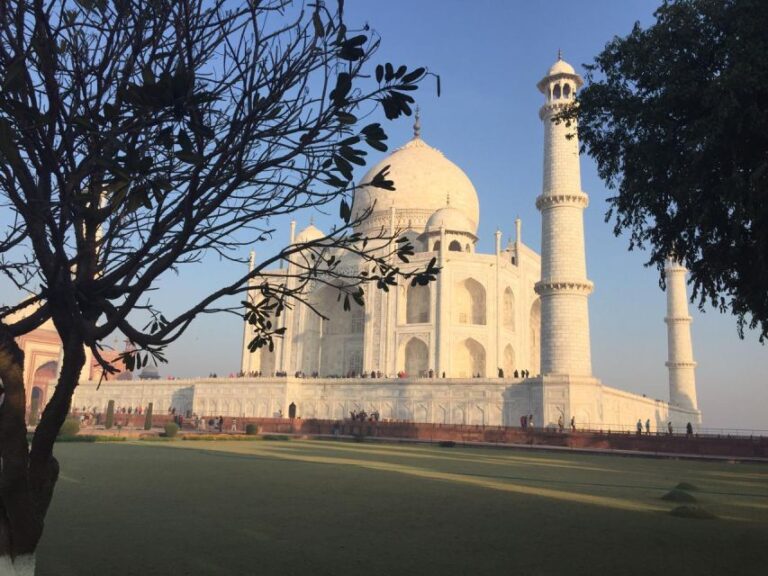 From Delhi: Same Day Taj Mahal Tour by Car With Chauffeur