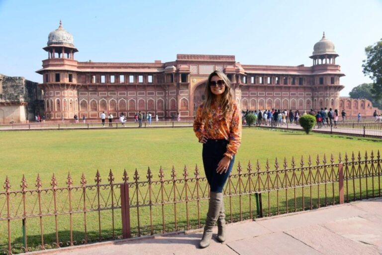 From Delhi: Sunrise Taj Mahal & Agra Private Day Trip by Car