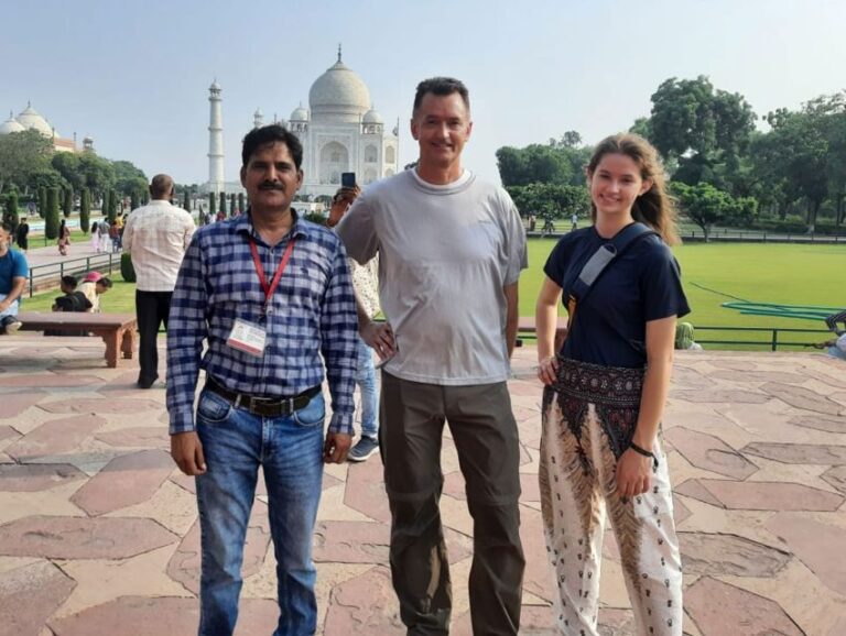 From Delhi: Sunrise Taj Mahal Private Tour
