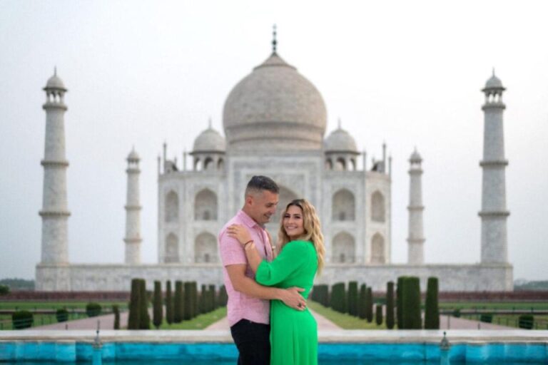 From Delhi: Taj Mahal Tour With Professional Photographer