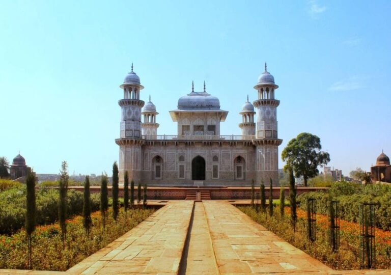 From Delhi to Taj Mausoleum Day Trip by Express Train