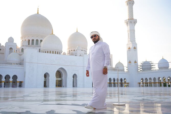 1 from dubai abu dhabi sheikh zayed grand mosque guided tour From Dubai: Abu Dhabi Sheikh Zayed Grand Mosque Guided Tour