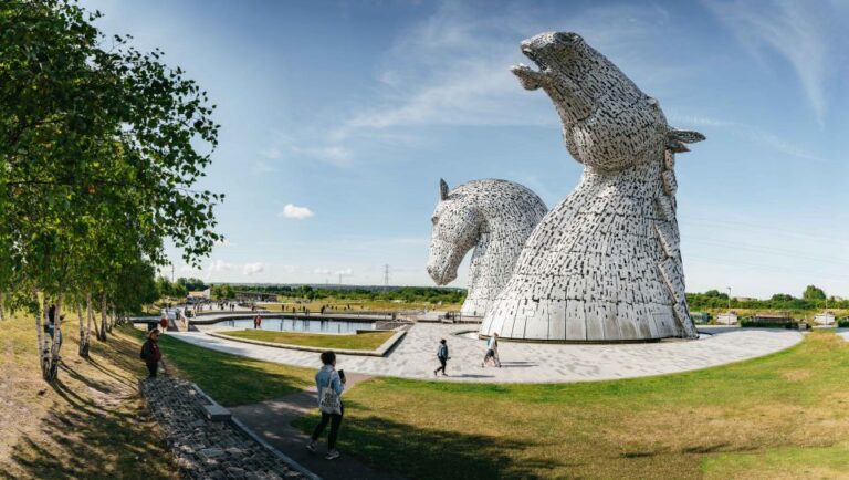 From Edinburgh: Loch Lomond, Stirling Castle & Kelpies Tour