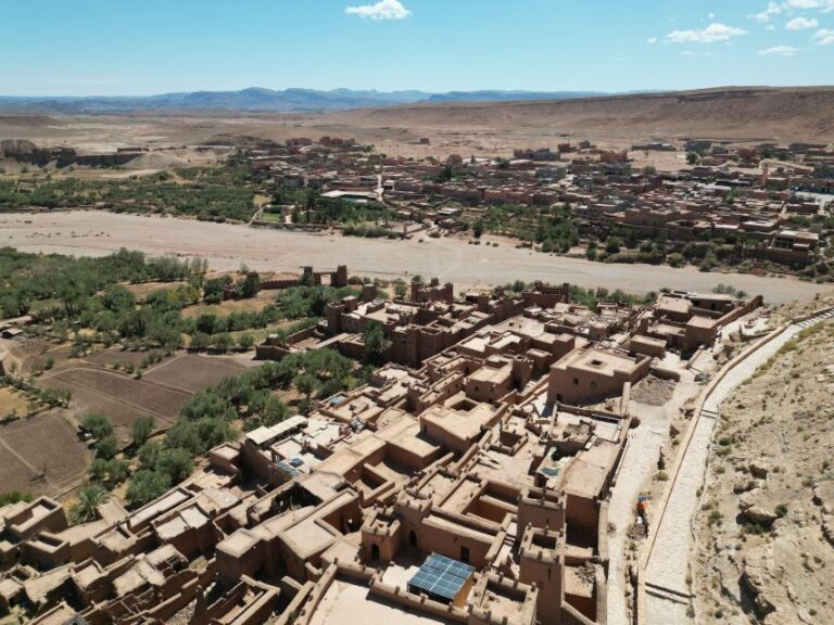 From Fes: 3-Day Luxury Desert Tour to Marrakech via Merzouga