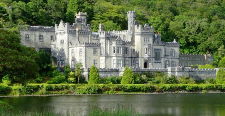 From Galway: Connemara and Kylemore Abbey Day Tour