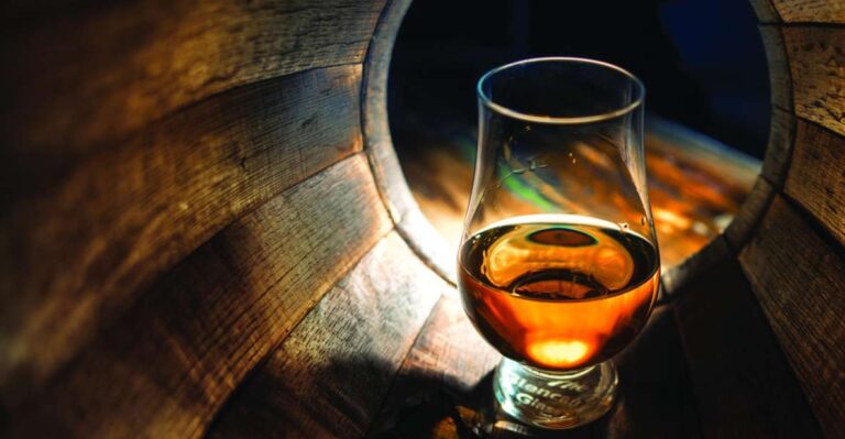 From Glasgow: Whisky and Loch Lomond Tour With Admissions