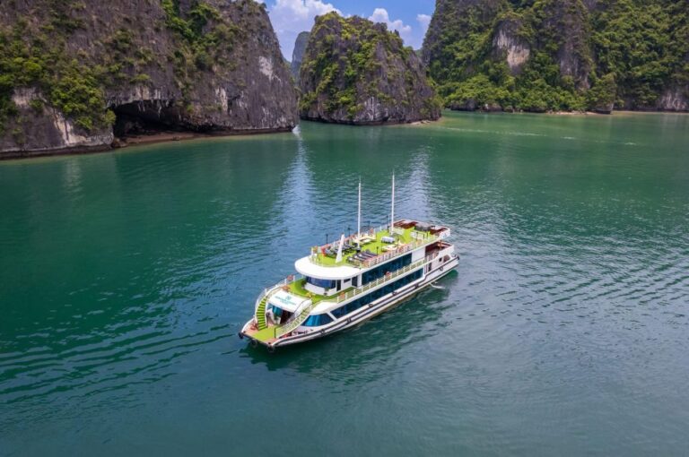 From Hanoi: 1-Day Halong 5-Star Cruise W/Jacuzzi & Limousine