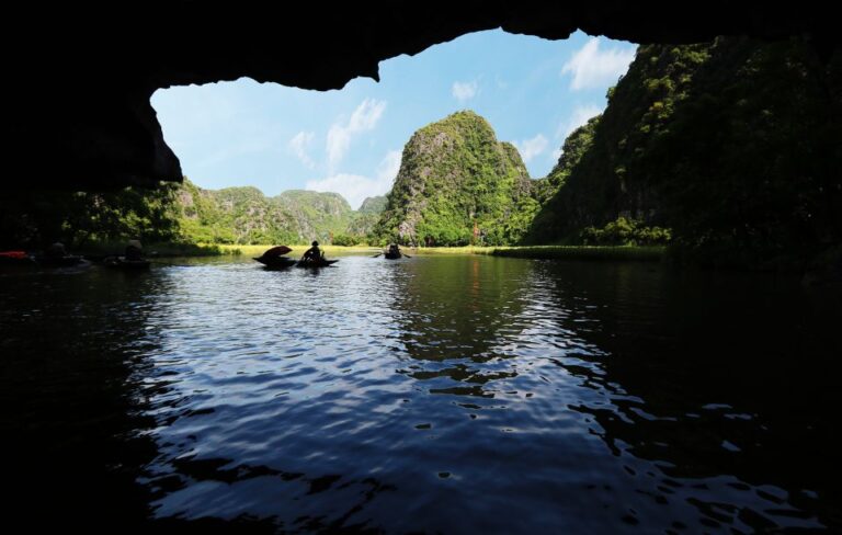 From Hanoi: 2-Day Ninh Binh Tour With 4 Star Hotel and Meals
