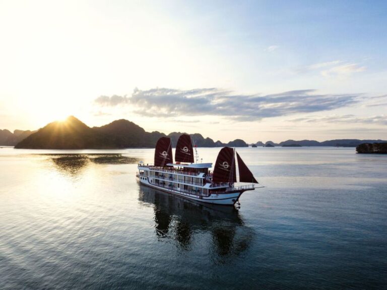 From Hanoi: Ha Long and Lan Ha Bays 2-Day Cruise With Meals